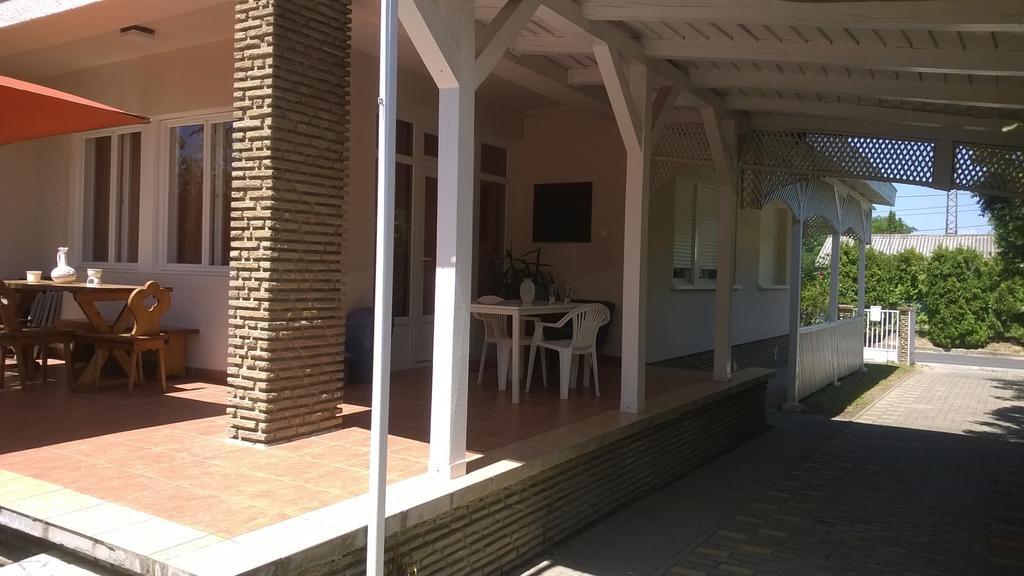 Eva Vendeghaz Villa Balatonlelle Eksteriør billede